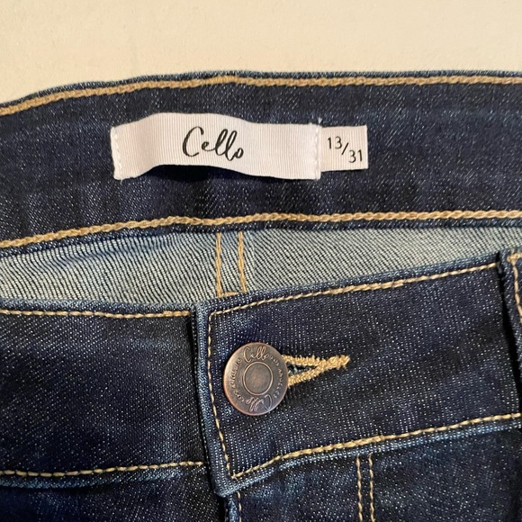 Women’s jeans - Picture 2 of 2